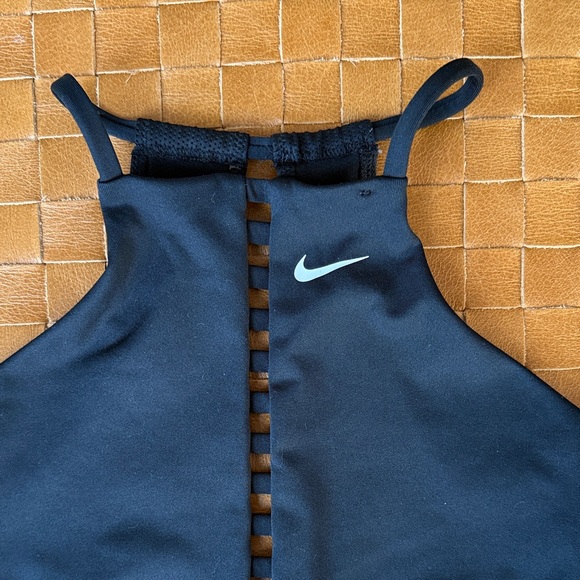 Nike Black High-Neck Sports Bra - Picture 2 of 3
